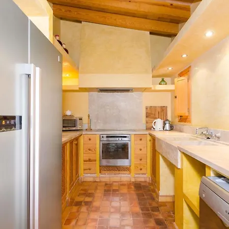 Yourhouse Son Jaumell 6 *